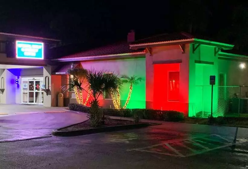 호텔 Rodeway Inn Sun City Center