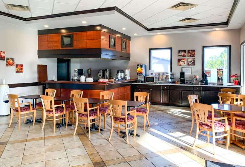 Отель Rodeway Inn Sun City Center