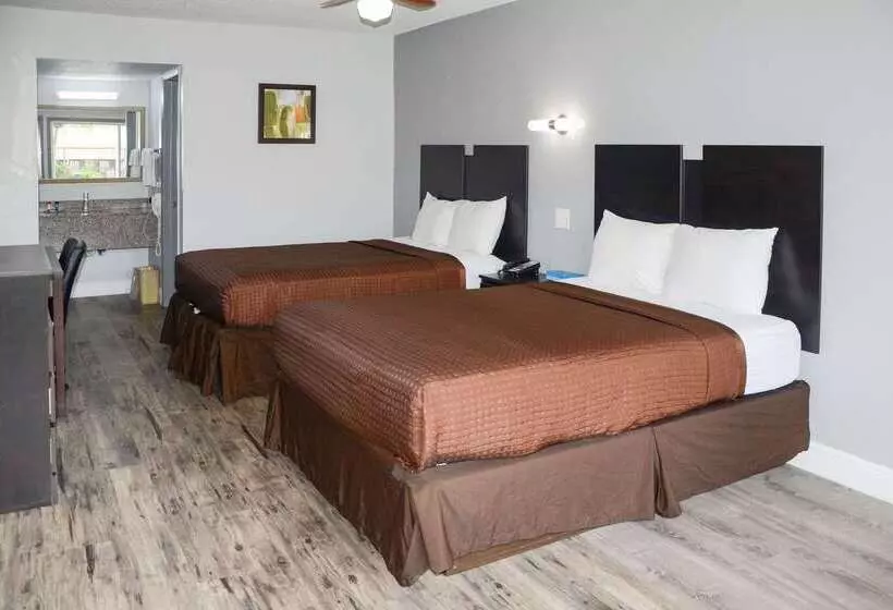 호텔 Rodeway Inn Sun City Center