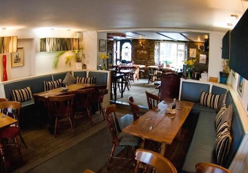 בית מלון כפרי The Crooked Inn