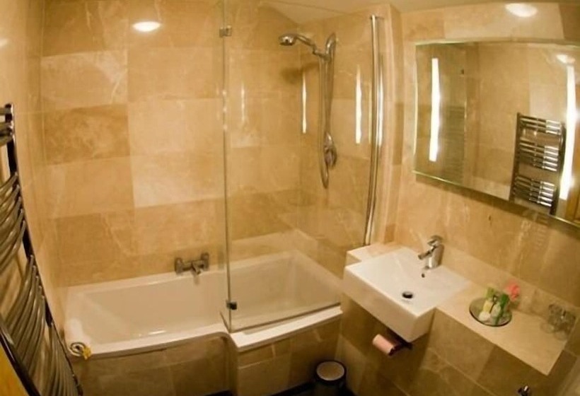 בית מלון כפרי The Crooked Inn