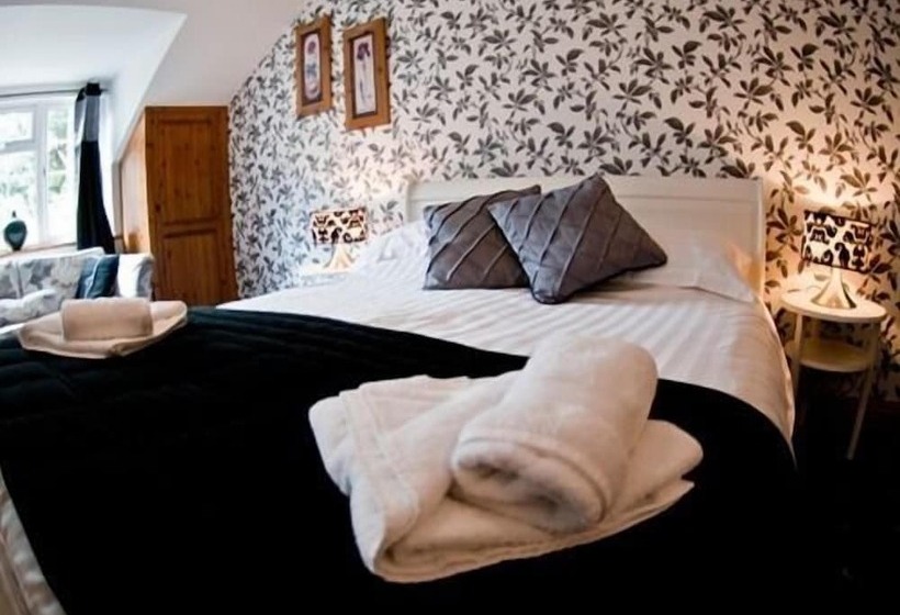 בית מלון כפרי The Crooked Inn