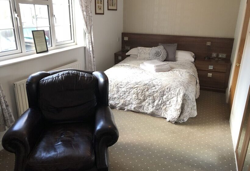 בית מלון כפרי The Crooked Inn