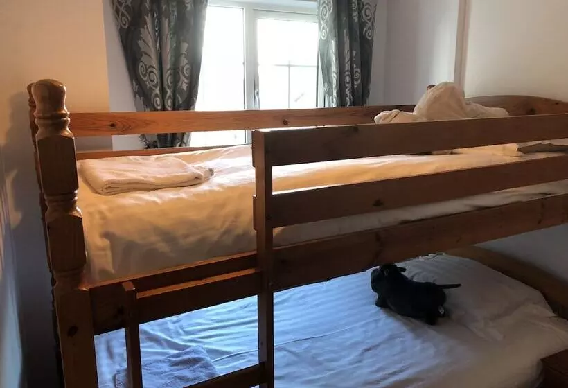 ホテル The Crooked Inn