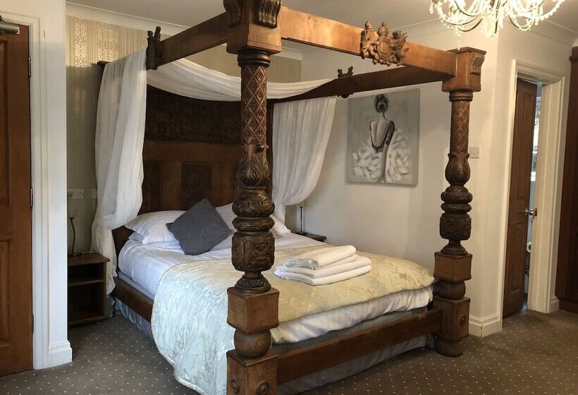 בית מלון כפרי The Crooked Inn