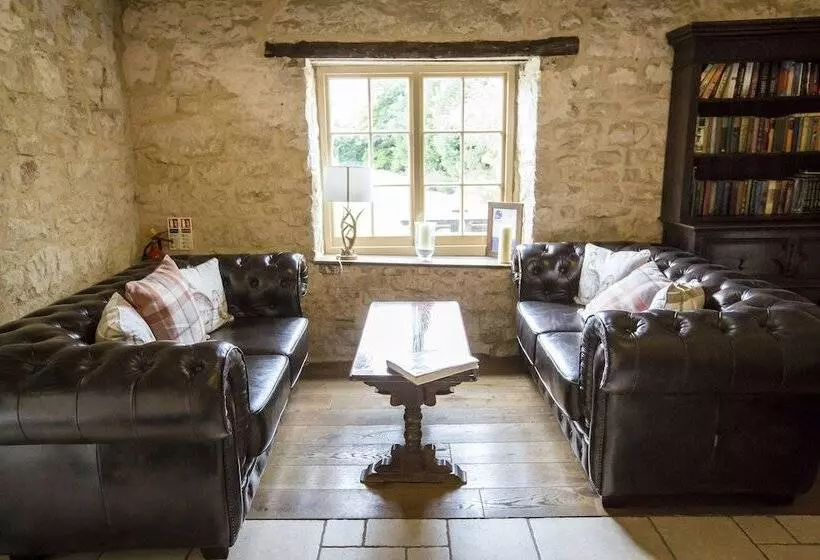 فندق The Crown At Marnhull