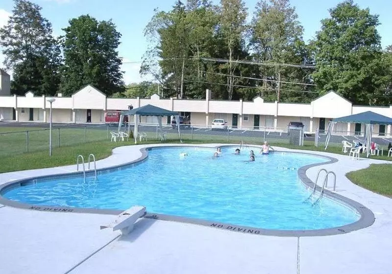 Отель Value Inn East Stroudsburg