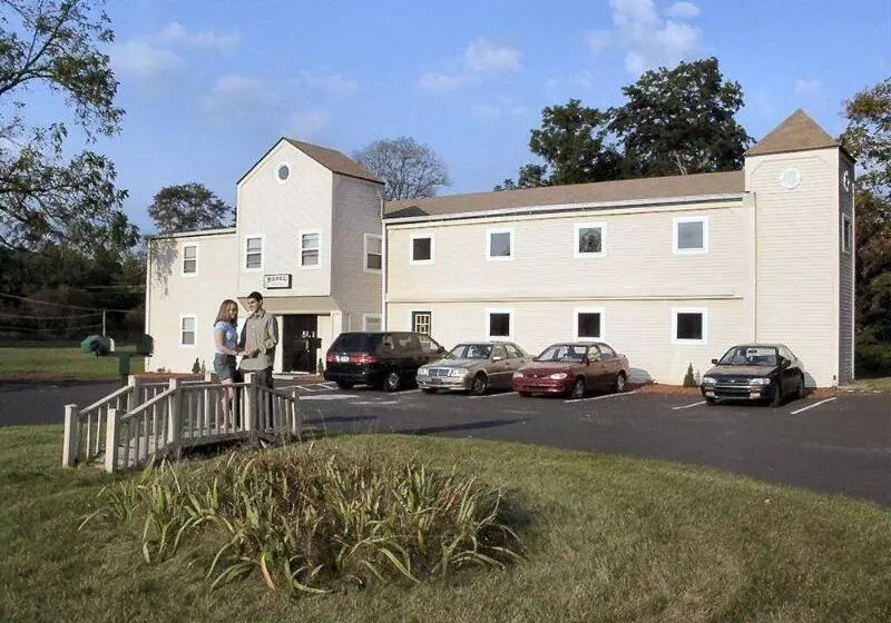 Отель Value Inn East Stroudsburg