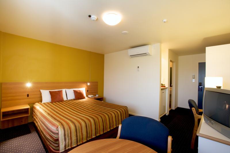 בית מלון כפרי Ventura Inn & Suites Hamilton