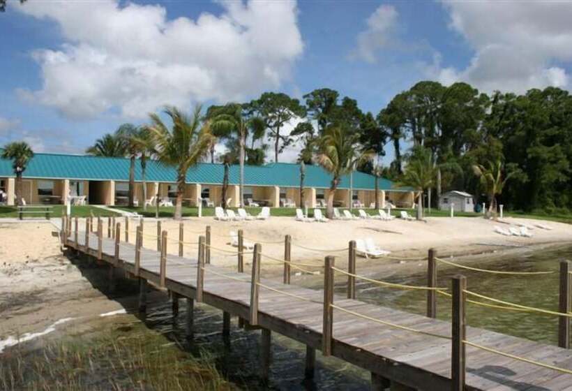 Lake Grassy Inn & Suites