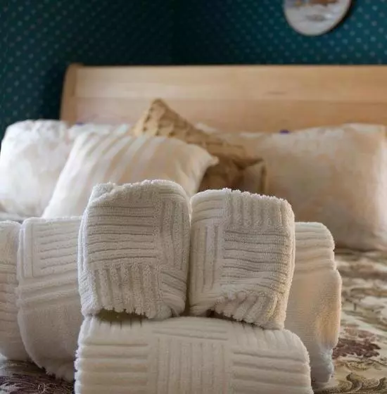 Lindsay House Bed And Breakfast