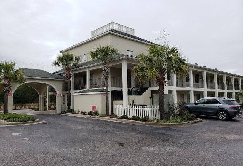 فندق على الطريق Peach Tree Inn