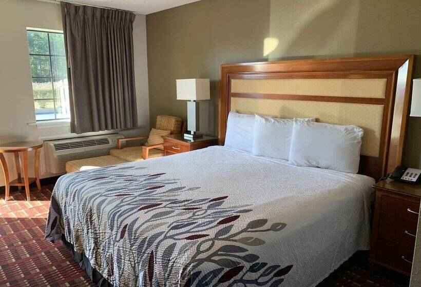 فندق على الطريق Peach Tree Inn