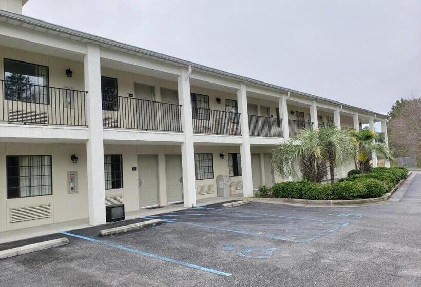 فندق على الطريق Peach Tree Inn