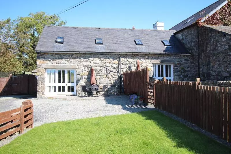 Majatalo Dolgun Uchaf Historic B&b And Self Catering Cottages In Snowdonia