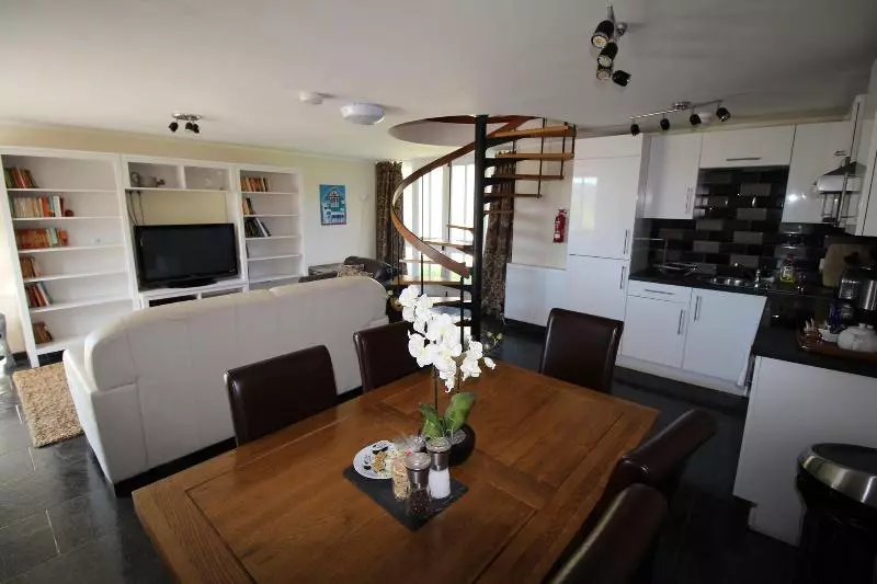 Majatalo Dolgun Uchaf Historic B&b And Self Catering Cottages In Snowdonia