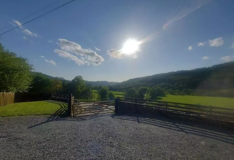 Majatalo Dolgun Uchaf Historic B&b And Self Catering Cottages In Snowdonia