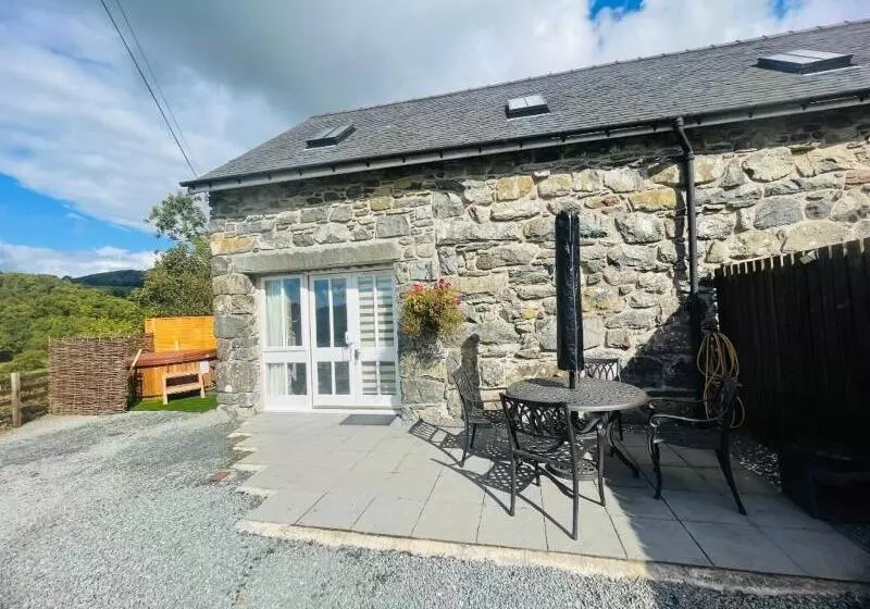 Majatalo Dolgun Uchaf Historic B&b And Self Catering Cottages In Snowdonia