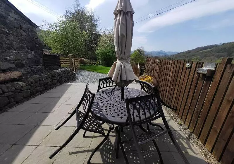 Majatalo Dolgun Uchaf Historic B&b And Self Catering Cottages In Snowdonia