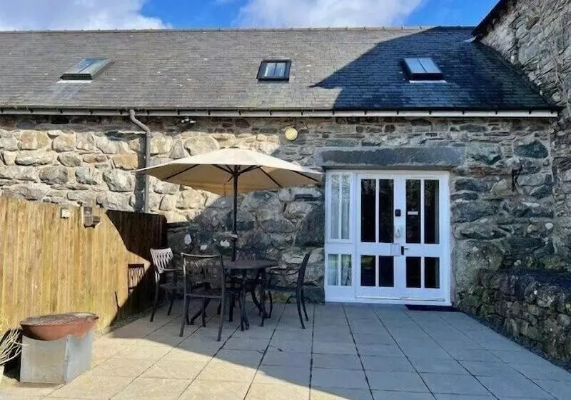 Majatalo Dolgun Uchaf Historic B&b And Self Catering Cottages In Snowdonia
