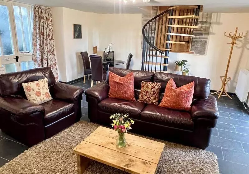 Majatalo Dolgun Uchaf Historic B&b And Self Catering Cottages In Snowdonia