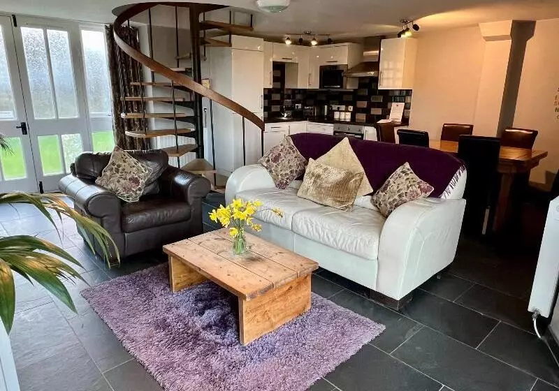 Majatalo Dolgun Uchaf Historic B&b And Self Catering Cottages In Snowdonia