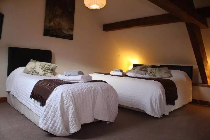 Majatalo Dolgun Uchaf Historic B&b And Self Catering Cottages In Snowdonia
