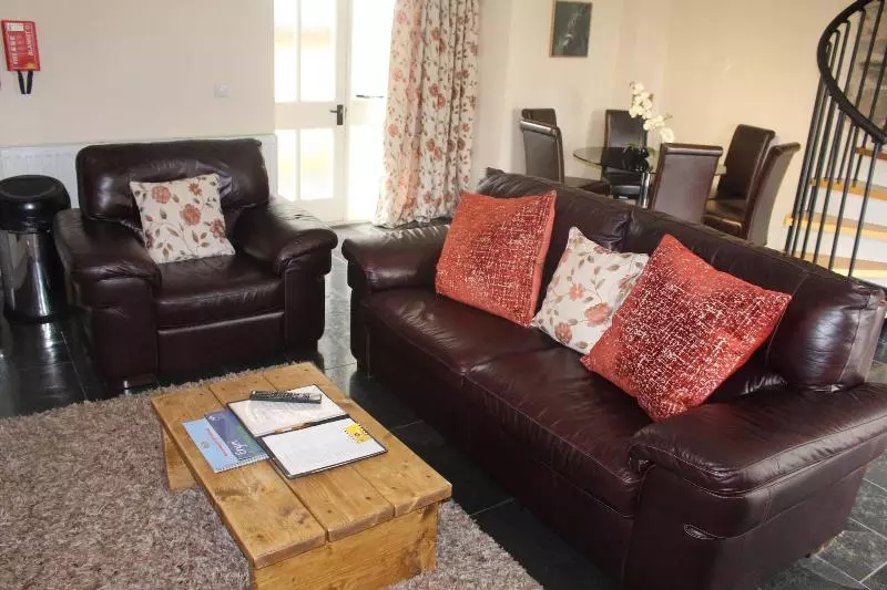 Majatalo Dolgun Uchaf Historic B&b And Self Catering Cottages In Snowdonia