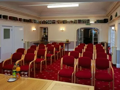 ペンション Lydney House