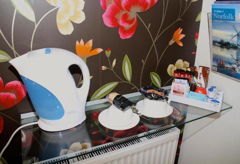 بنسيون The Merivon Guest House