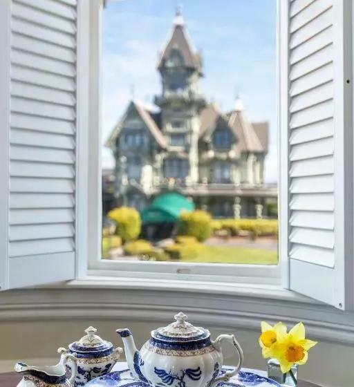 Retkeilymaja Pinc Lady Mansion