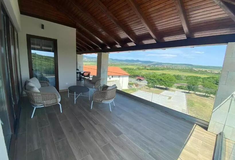 Aamiaismajoitus (B&B) Angyal Villa