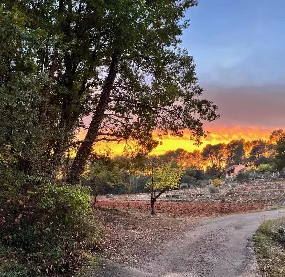 ベッドアンドブレックファースト La Parenthèse Du Var   Chambre D Hôtes Petits Déjeuners Inclus Et Terrasse Ombragée