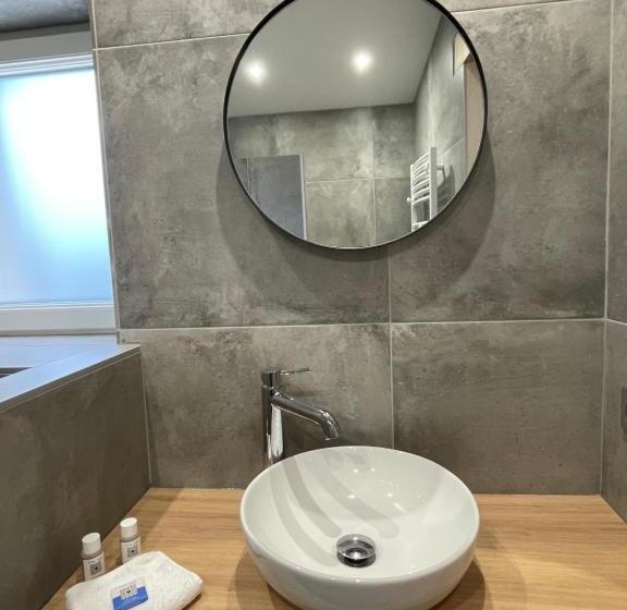 مبيت وإفطار La Parenthèse Du Var   Chambre D Hôtes Petits Déjeuners Inclus Et Terrasse Ombragée