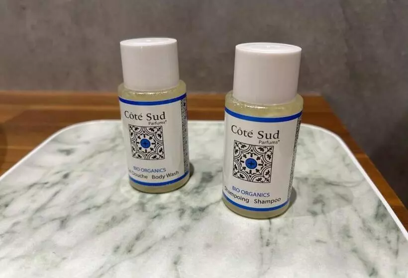 ベッドアンドブレックファースト La Parenthèse Du Var   Chambre D Hôtes Petits Déjeuners Inclus Et Terrasse Ombragée