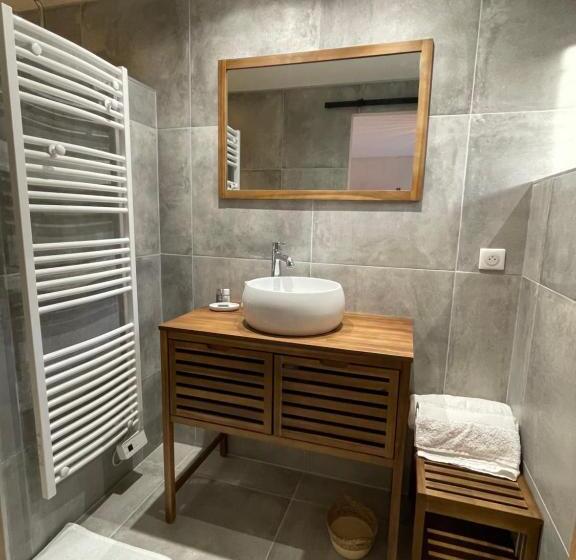 مبيت وإفطار La Parenthèse Du Var   Chambre D Hôtes Petits Déjeuners Inclus Et Terrasse Ombragée