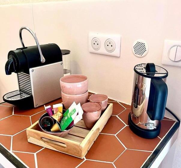 مبيت وإفطار La Parenthèse Du Var   Chambre D Hôtes Petits Déjeuners Inclus Et Terrasse Ombragée