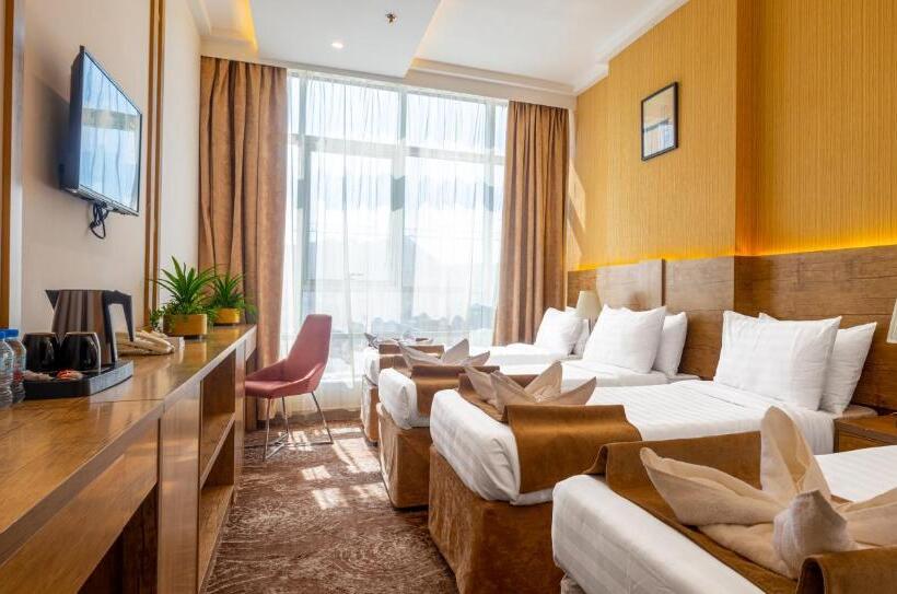 בית מלון כפרי Emaar Legend