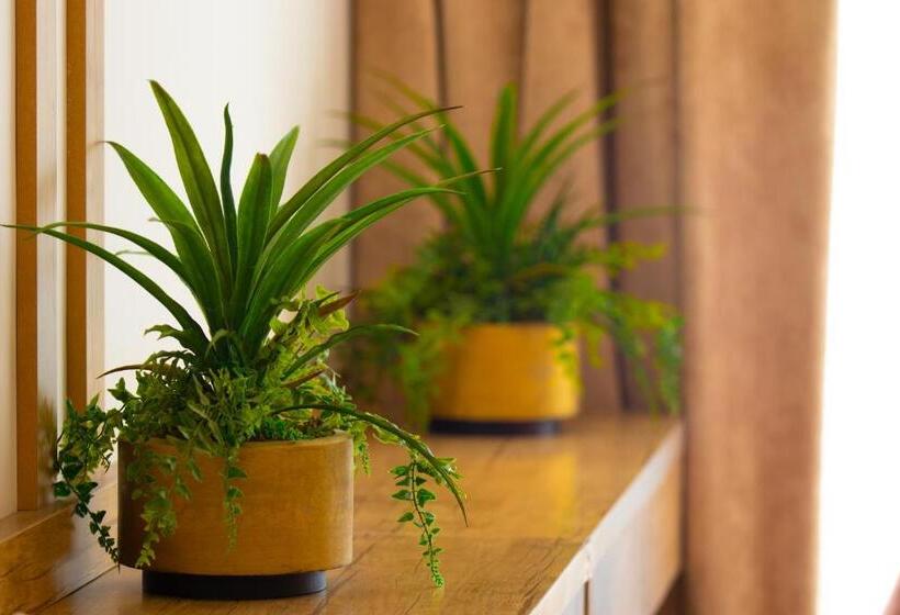 בית מלון כפרי Emaar Legend