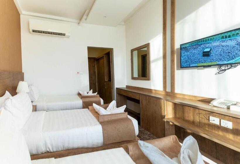 בית מלון כפרי Emaar Legend