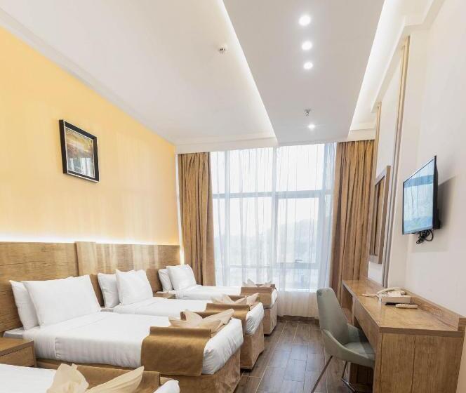 בית מלון כפרי Emaar Legend