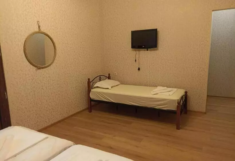 هتل Guri