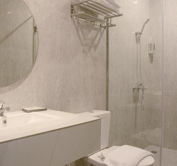 فندق Kesuma Front One Boutique  Palembang