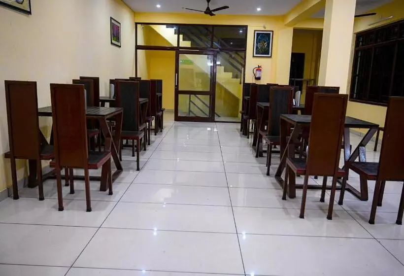 ホテル Shivlinga Villa