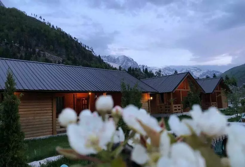 هتل Villas Freskia Valbona