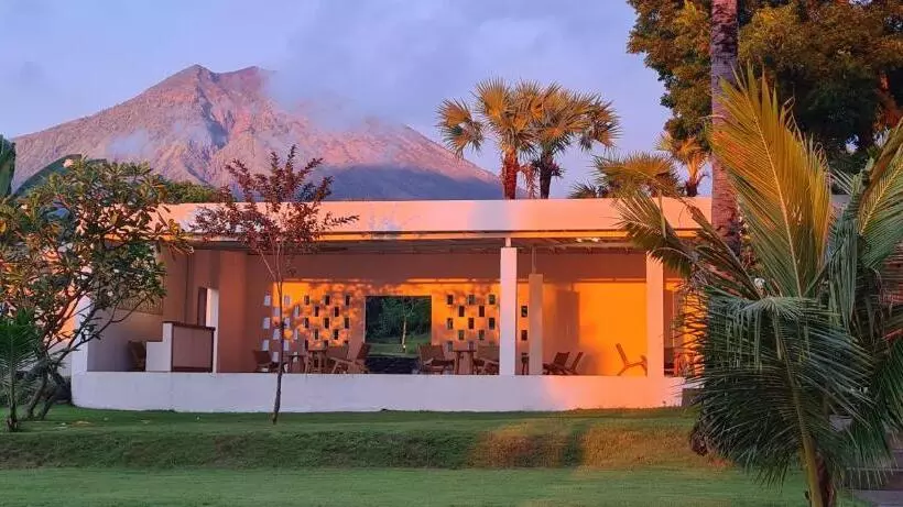 Palm Springs Bali Dive Resort