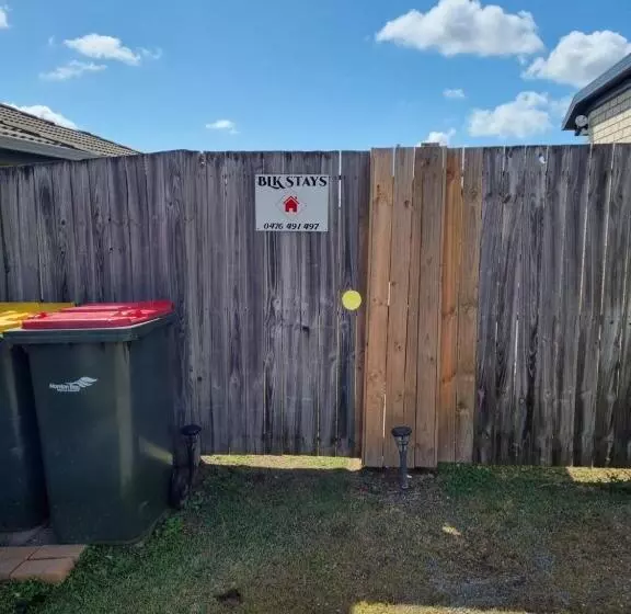 Majatalo Blk Stays Guest House Deluxe Units Morayfield