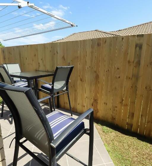 Пансион Blk Stays Guest House Deluxe Units Morayfield