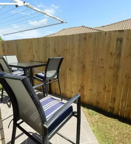 Majatalo Blk Stays Guest House Deluxe Units Morayfield