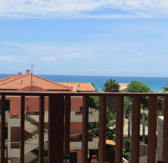 پانسیون Ocean Roof